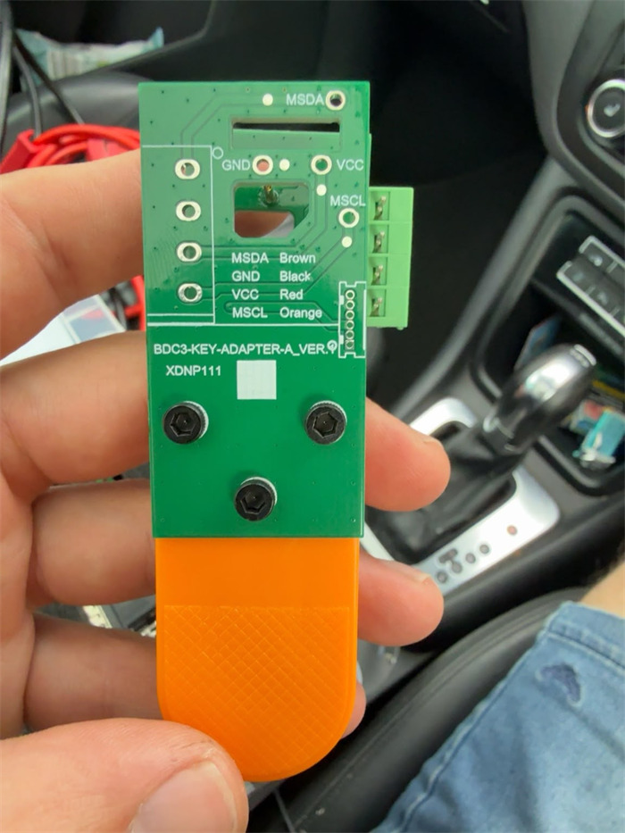 xhorse-bmw-bdc3-clip-adapter-connect-to-key-tool-plus-2