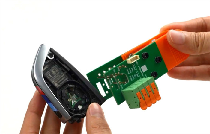 xhorse-bmw-bdc3-clip-adapter-connect-to-key-tool-plus-3